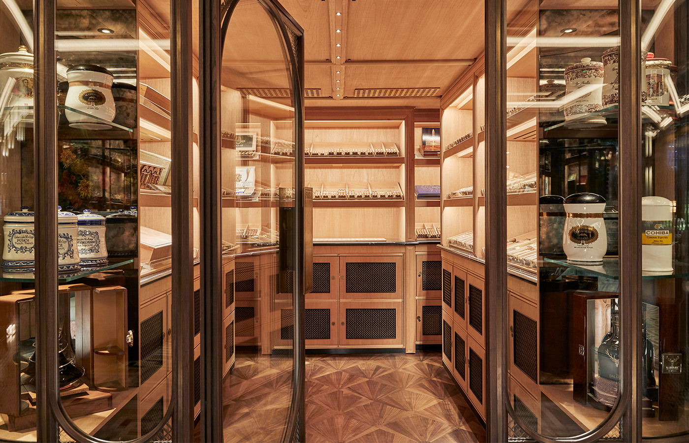 Oscuro walk in humidor gallery